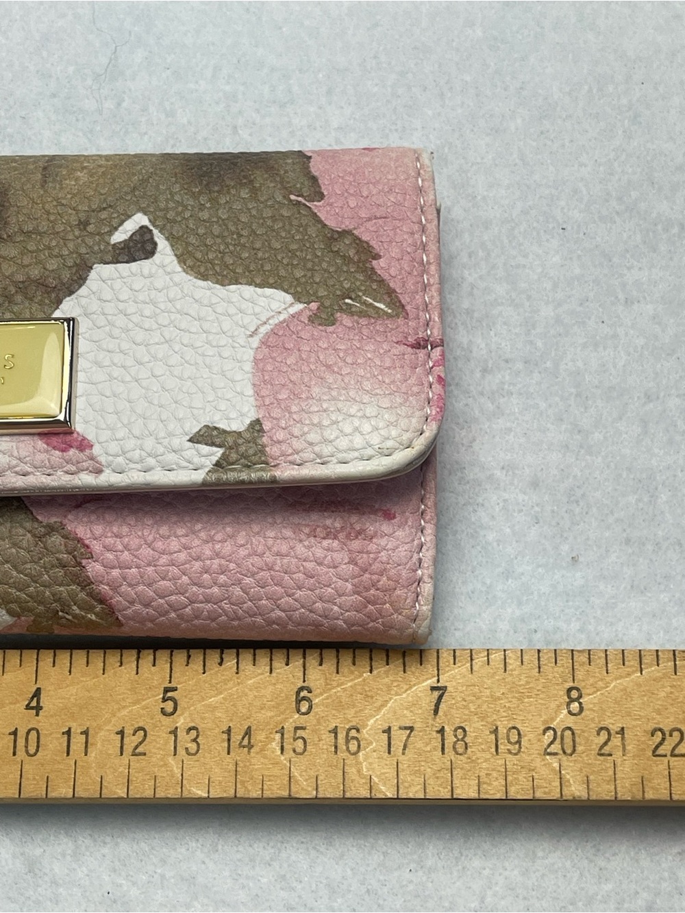 Guess Floral Camo Continental Wallet in Pink, White & Brown - Picture 6 of 7